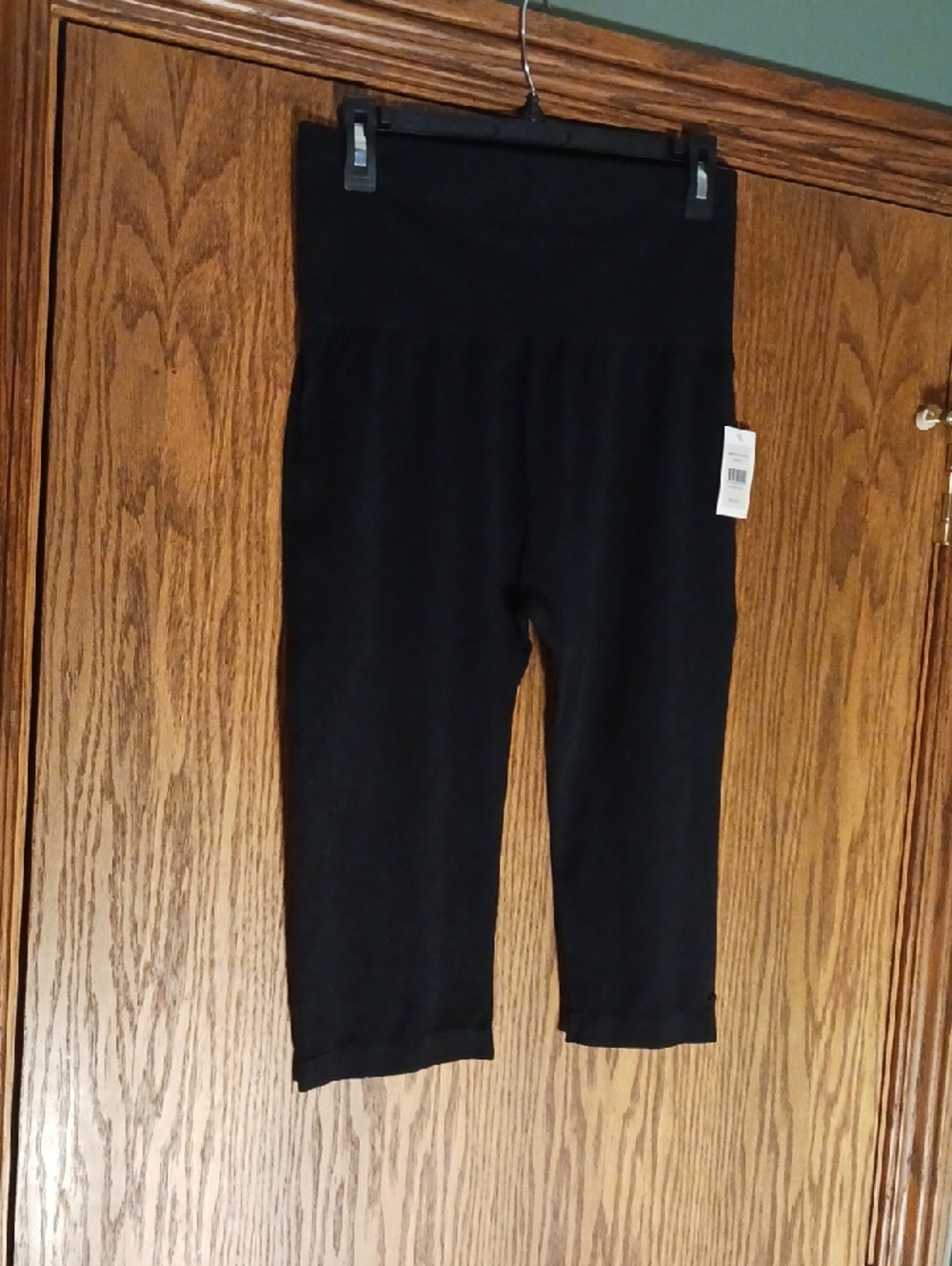 NWT Women's Avenue Pull On Seamless Hi Waist Capri Leggings